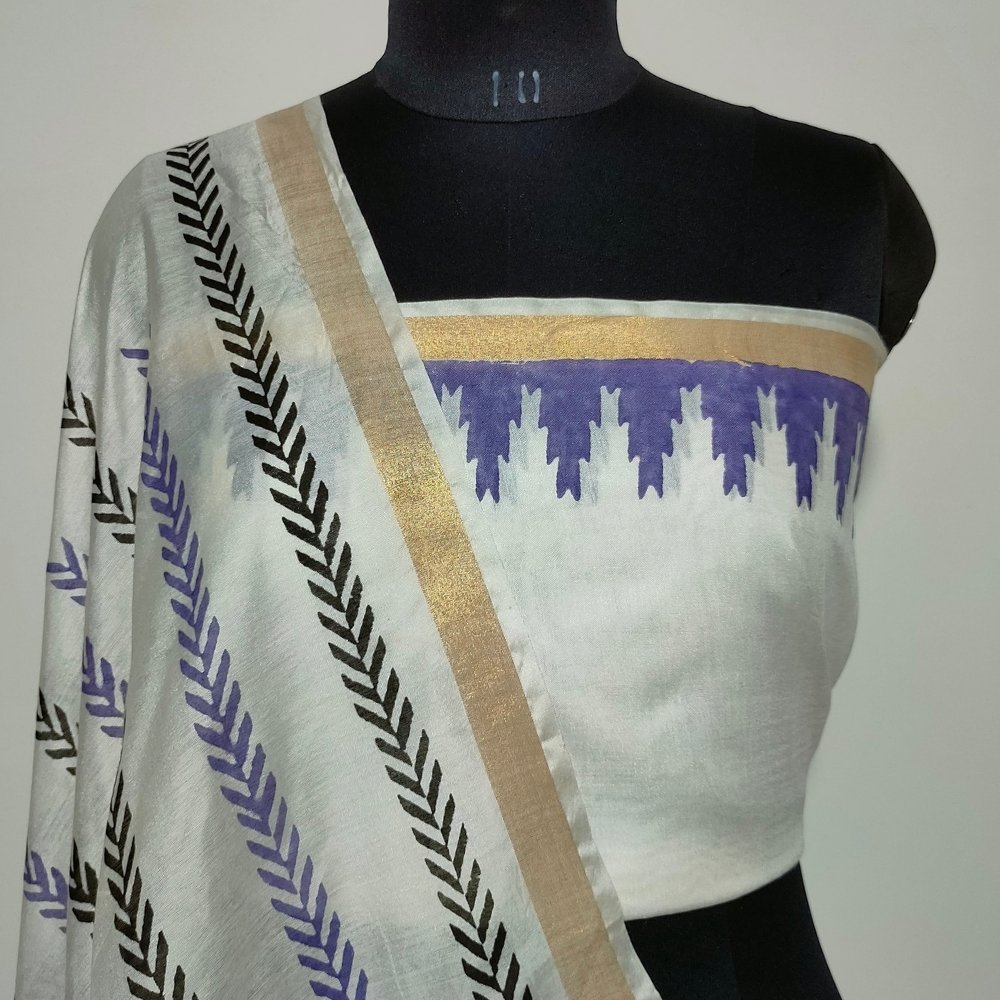 Aartyz lavender geometric print saree