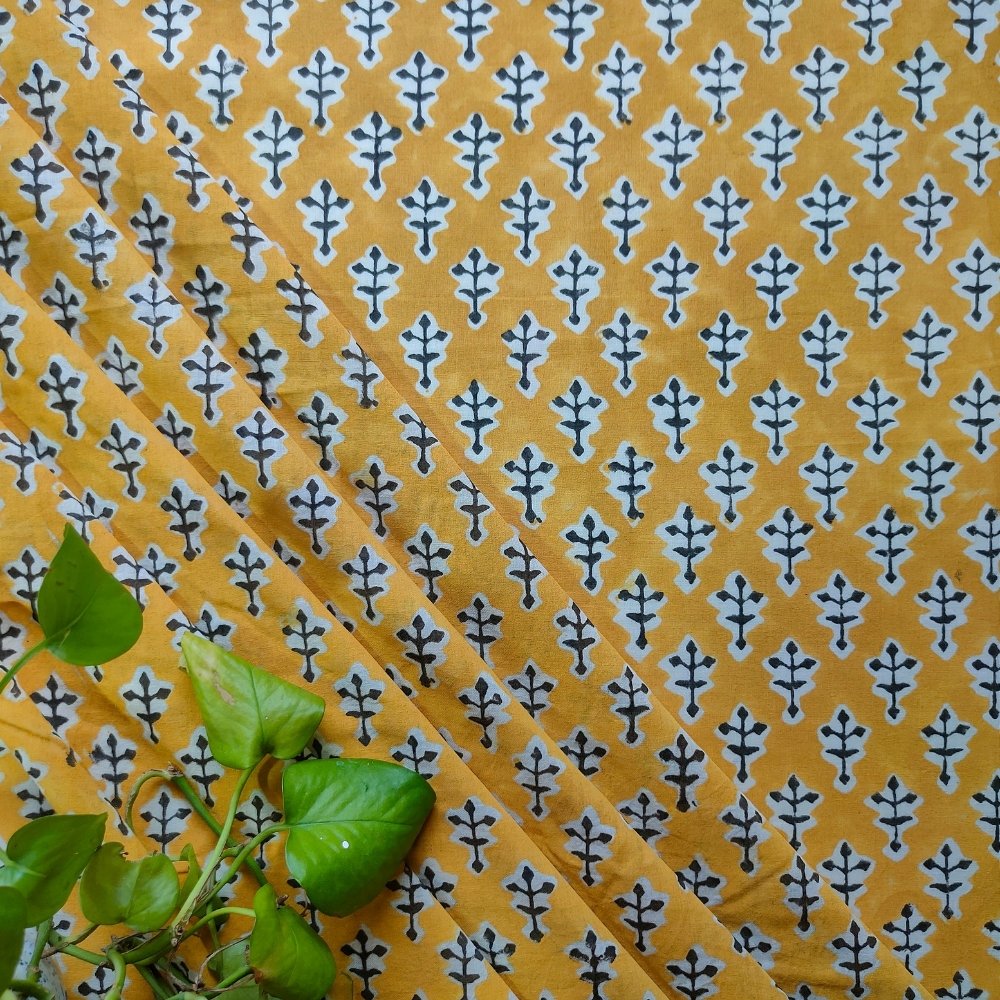 Aartyz black leaf print fabric